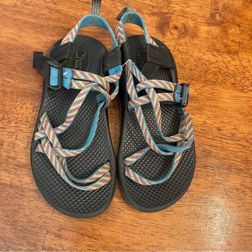 Kids Chacos blue rainbow Colorful Strappy Sandals size 3